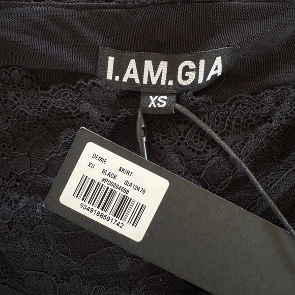 I AM GIA Demie Set in Black - Picture 6 of 6